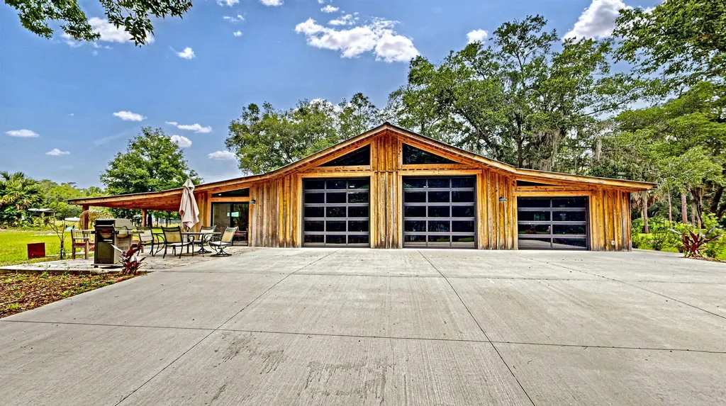 216 Lake Como Drive Pomona Park FL 32181