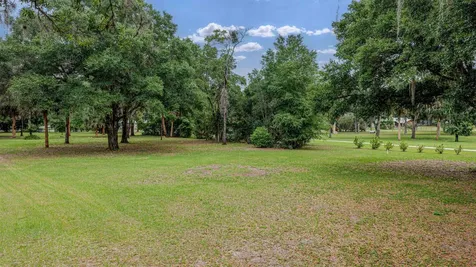 216 Lake Como Drive Pomona Park FL 32181