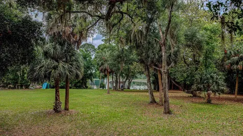216 Lake Como Drive Pomona Park FL 32181
