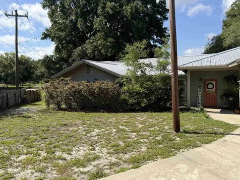 323 Sisco Road Pomona Park FL 32181