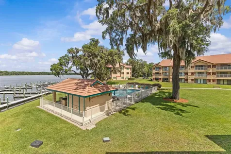 99 Broad River Place Welaka FL 32193
