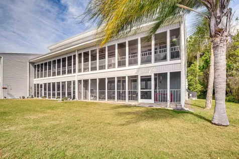 236 River Bend Place Welaka FL 32193