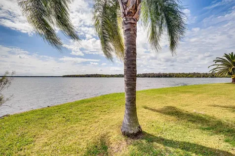 236 River Bend Place Welaka FL 32193