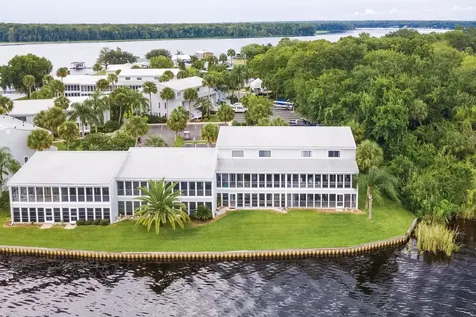 236 River Bend Place Welaka FL 32193