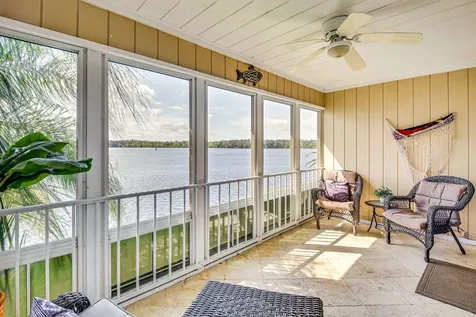 236 River Bend Place Welaka FL 32193