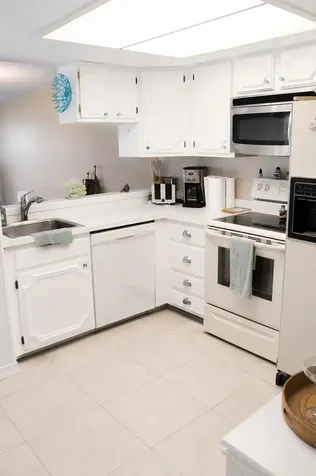 2450 Ocean Shore Boulevard Ormond-by-the-sea FL 32176