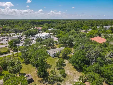 10 Mirror Lake Drive Ormond Beach FL 32174