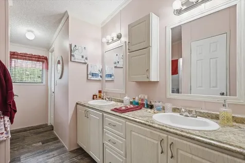 4365 Gladys Hastings FL 32145