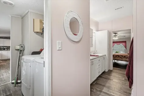 4365 Gladys Hastings FL 32145