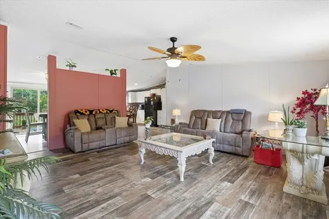 4365 Gladys Hastings FL 32145