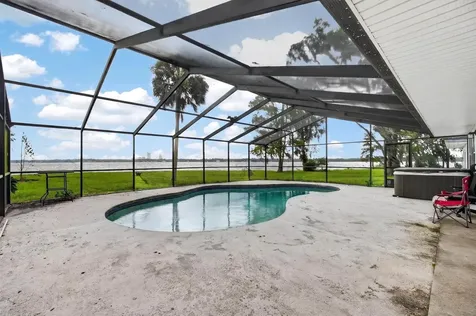 157 W Grandview Drive East Palatka FL 32131