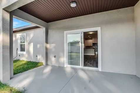 14 Bunker View Drive Palm Coast FL 32137-9592
