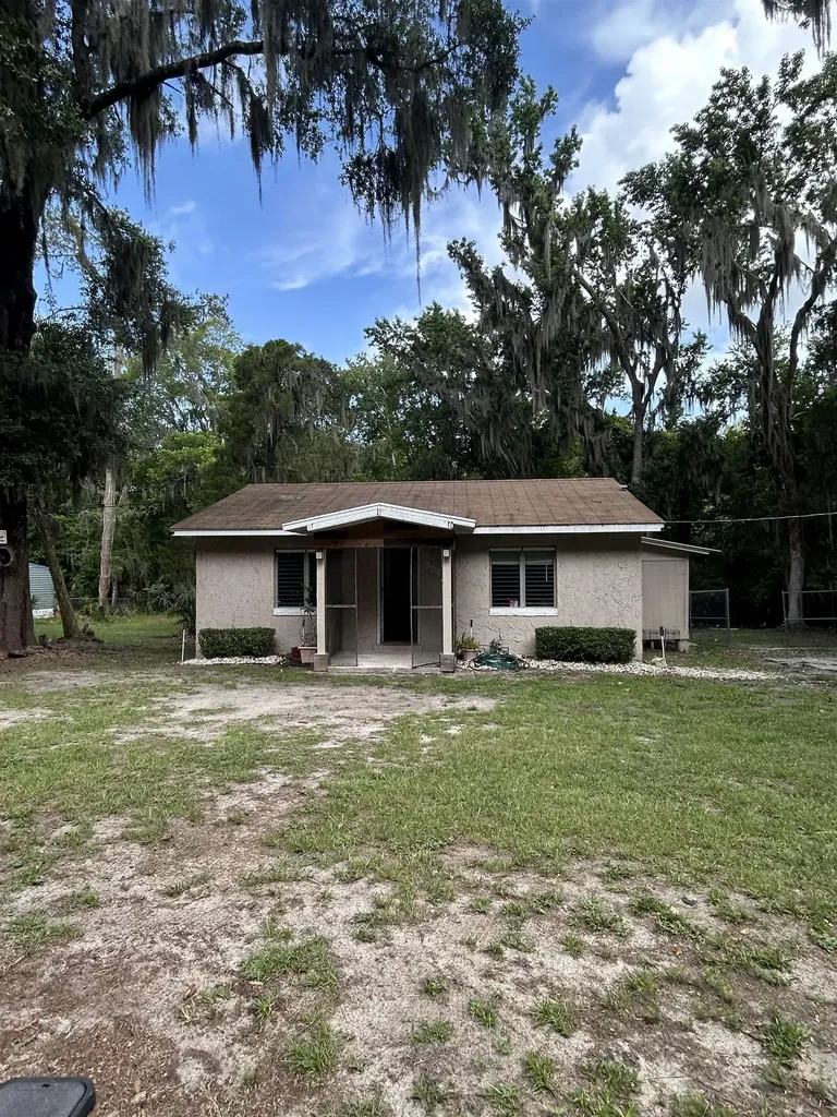 908 River Street Palatka FL 32177