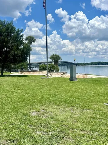 908 River Street Palatka FL 32177