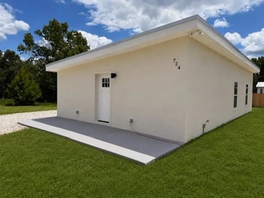 724 Dawn Avenue Interlachen FL 32148