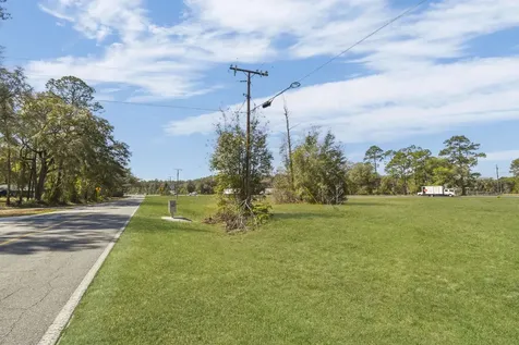 9150 SE County Road 221 Hampton FL 32044