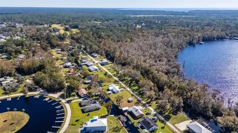142 Hicks Avenue Crescent City FL 32112