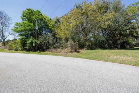 37 W Ludlow Lane Palm Coast FL 32137