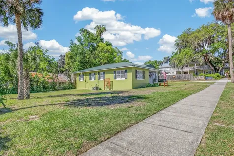 105 Central Avenue Crescent City FL 32112