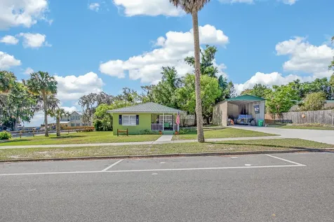 105 Central Avenue Crescent City FL 32112