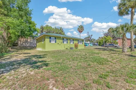 105 Central Avenue Crescent City FL 32112