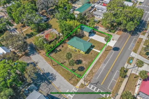 105 Central Avenue Crescent City FL 32112