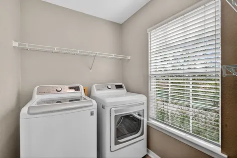 7800 Point Meadows Drive Jacksonville FL 32256