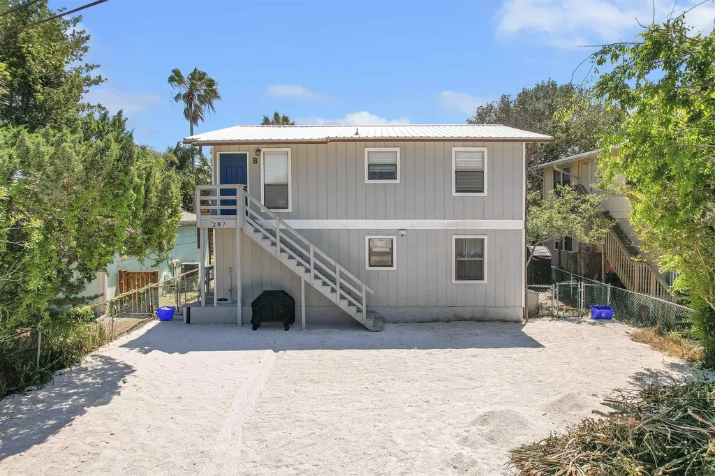 207 9th Street St Augustine FL 32080