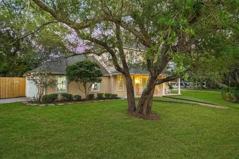 4240 Myrtle Street St Augustine FL 32084