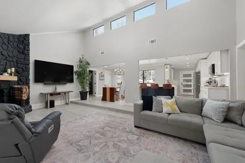 4142 Burning Tree Lane Jacksonville FL 32223
