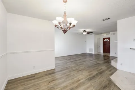 111 Lobelia Road St Augustine FL 32086