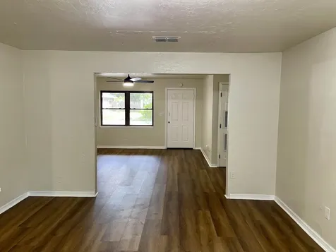 1715 NE 6th Place Gainesville FL 32641