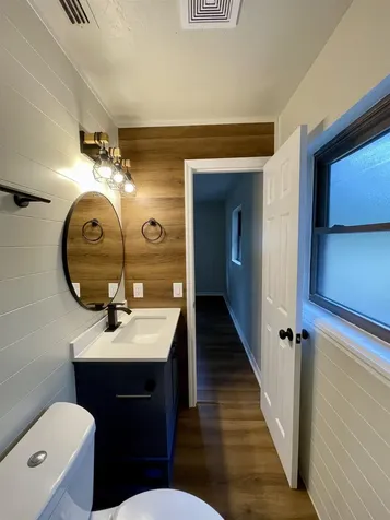 1715 NE 6th Place Gainesville FL 32641