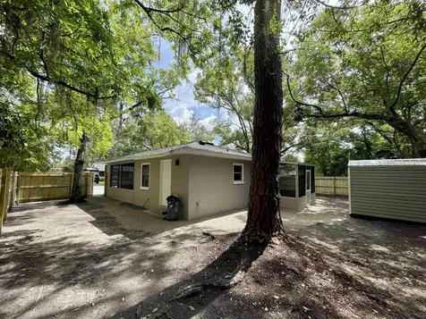 1715 NE 6th Place Gainesville FL 32641