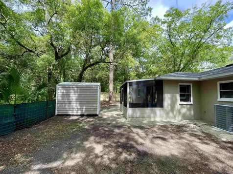 1715 NE 6th Place Gainesville FL 32641