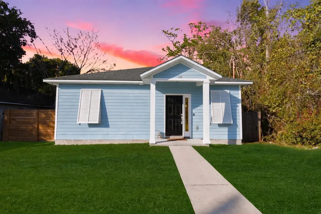 112 W Vivian Drive Hastings FL 32145