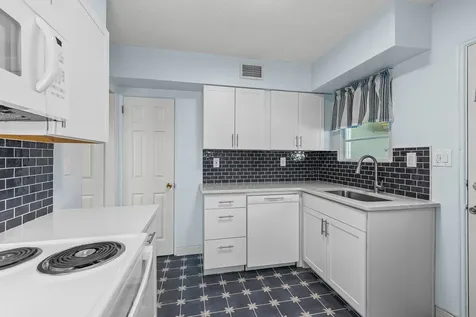 517 Revilo Boulevard Daytona Beach FL 32118