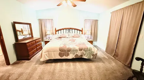 105 Breezewood Circle San Mateo FL 32187