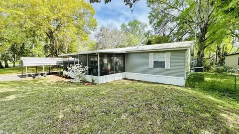 105 Breezewood Circle San Mateo FL 32187