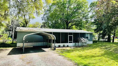 105 Breezewood Circle San Mateo FL 32187