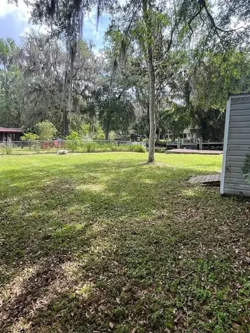 105 Breezewood Circle San Mateo FL 32187