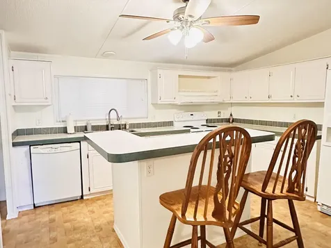 105 Breezewood Circle San Mateo FL 32187