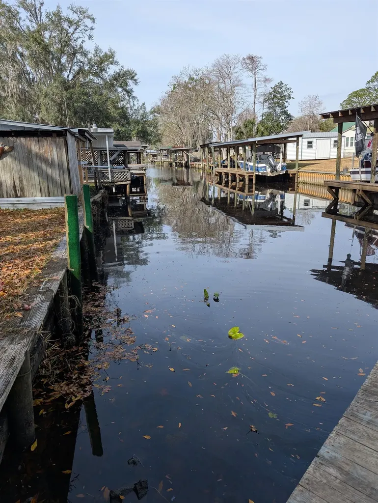102 Edgewater Road Satsuma FL 32189