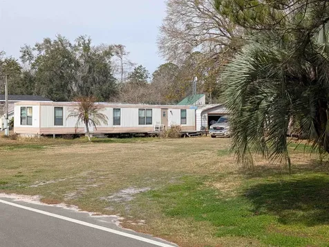102 Edgewater Road Satsuma FL 32189