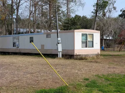 102 Edgewater Road Satsuma FL 32189