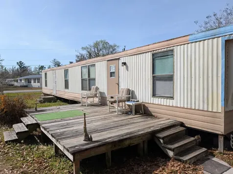 102 Edgewater Road Satsuma FL 32189