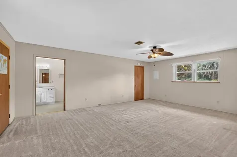 131 Dunn Avenue San Mateo FL 32187