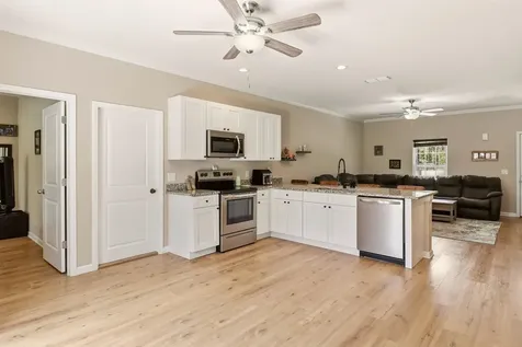 10690 Beckenger Avenue Hastings FL 32145