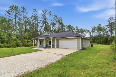 10690 Beckenger Avenue Hastings FL 32145