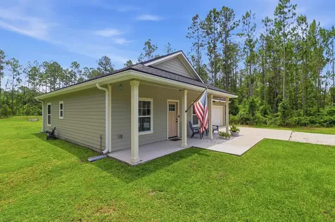 10690 Beckenger Avenue Hastings FL 32145